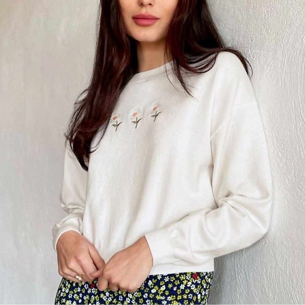 Aritzia Sunday Best Wool Blend Embroidered Daisy Sweater